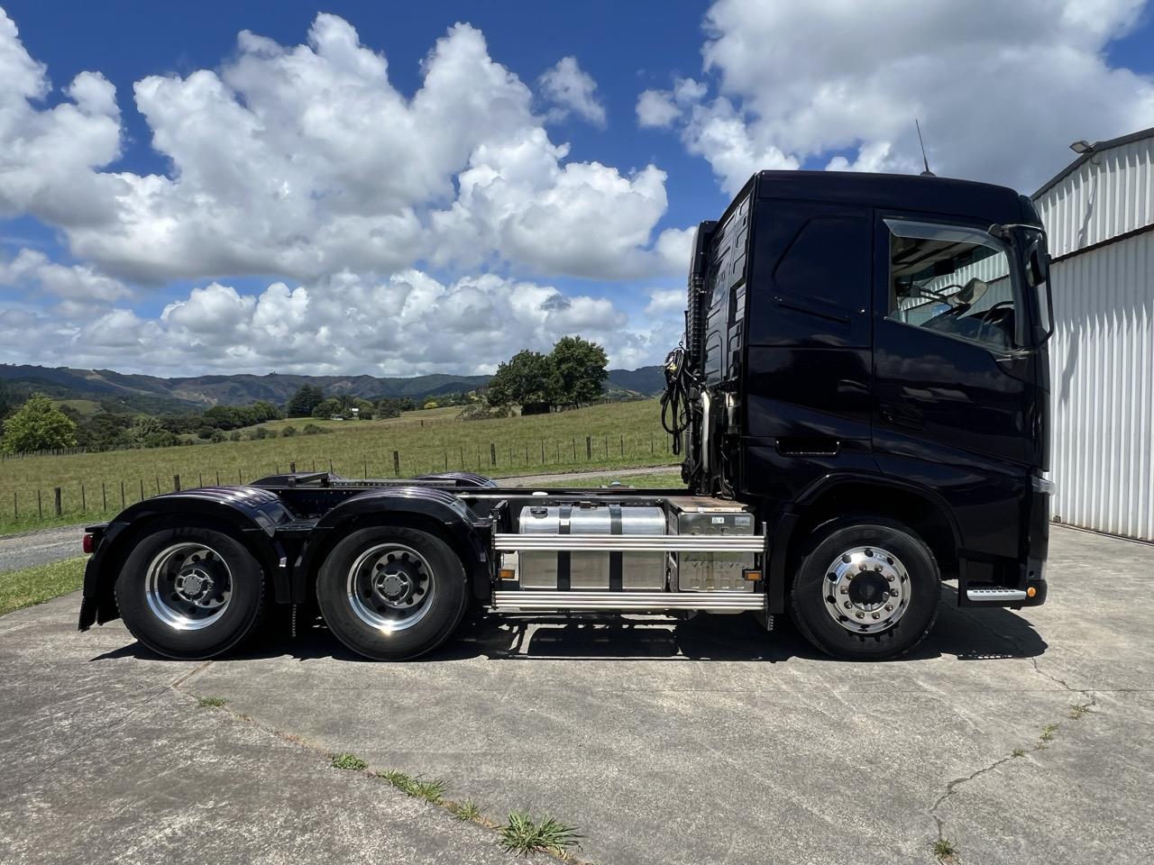 2015 Volvo FH520 T/Unit