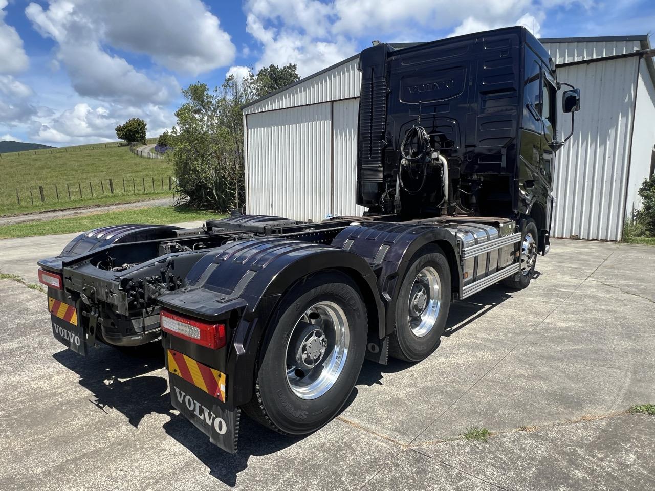 2015 Volvo FH520 T/Unit