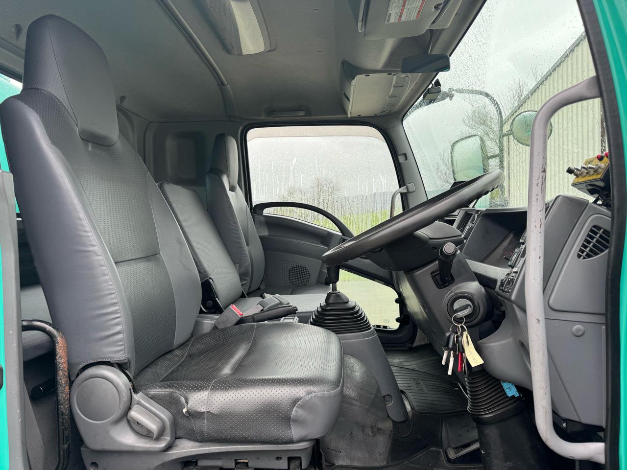 2017 ISUZU Forward