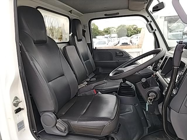 2020 ISUZU ELF