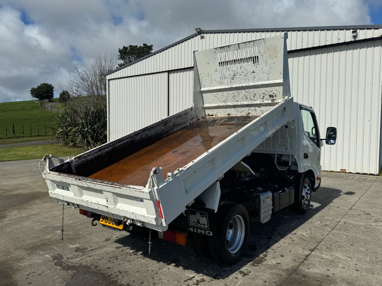 2019 HINO DUTRO