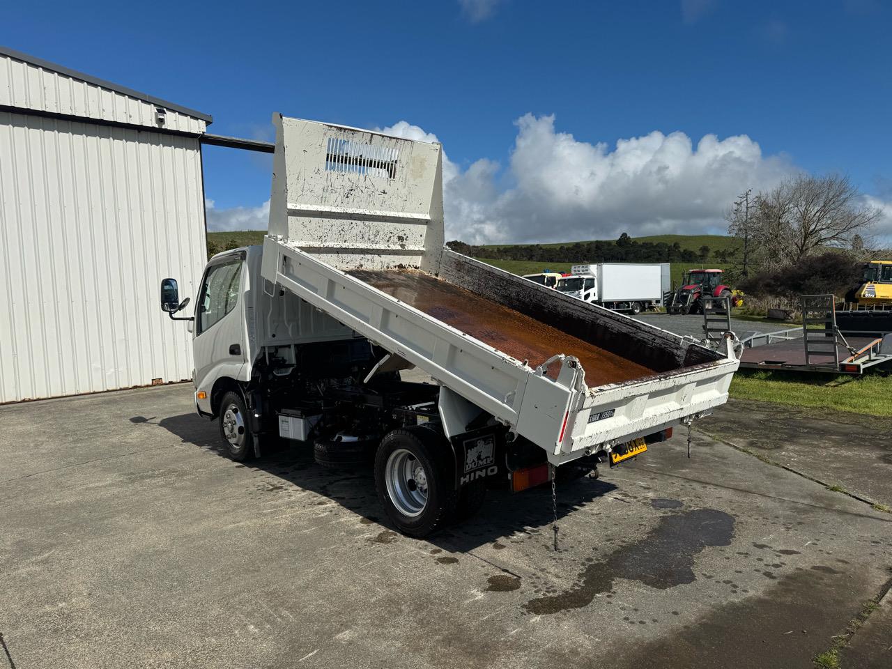 2019 HINO DUTRO