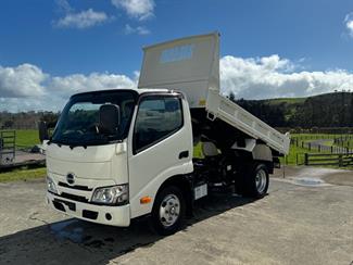 2019 HINO DUTRO - Thumbnail