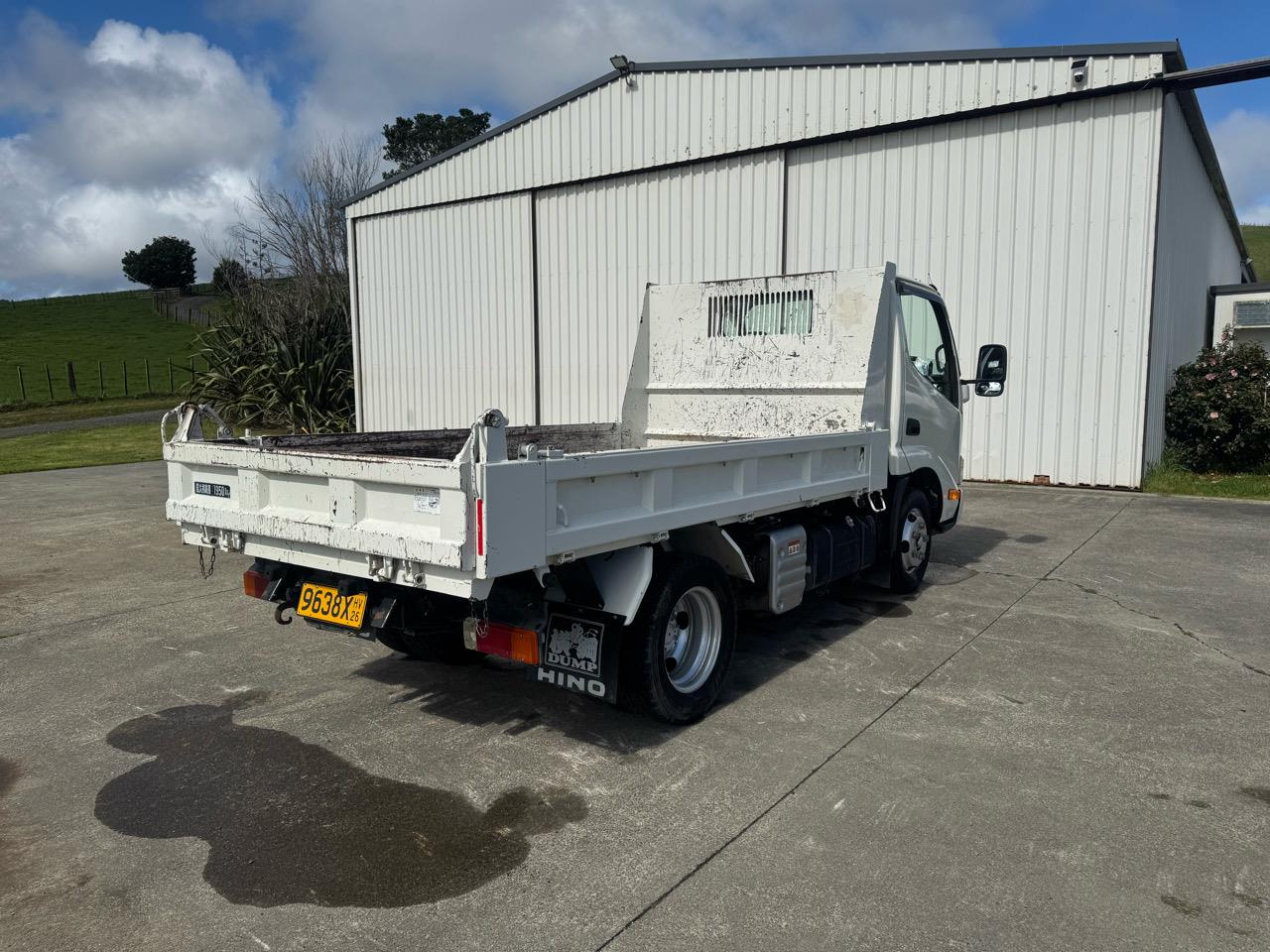 2019 HINO DUTRO