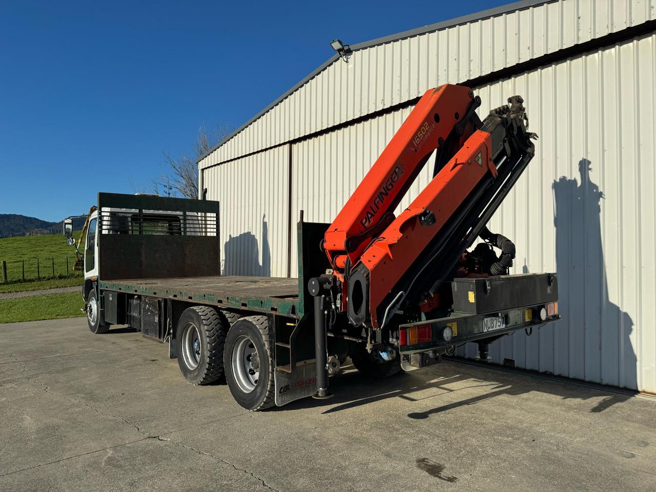 2004 ISUZU Forward