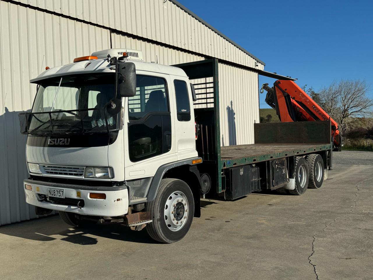 2004 ISUZU Forward